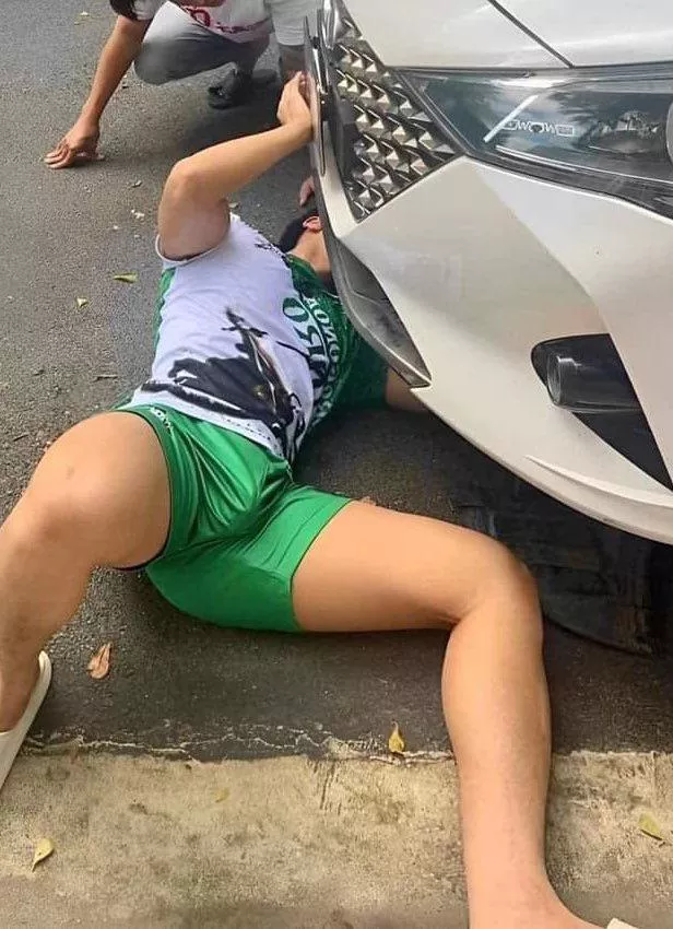 That bulge🥴 [Not OC]