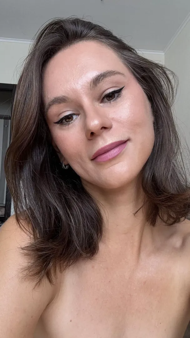 The milf next door invites you to visit