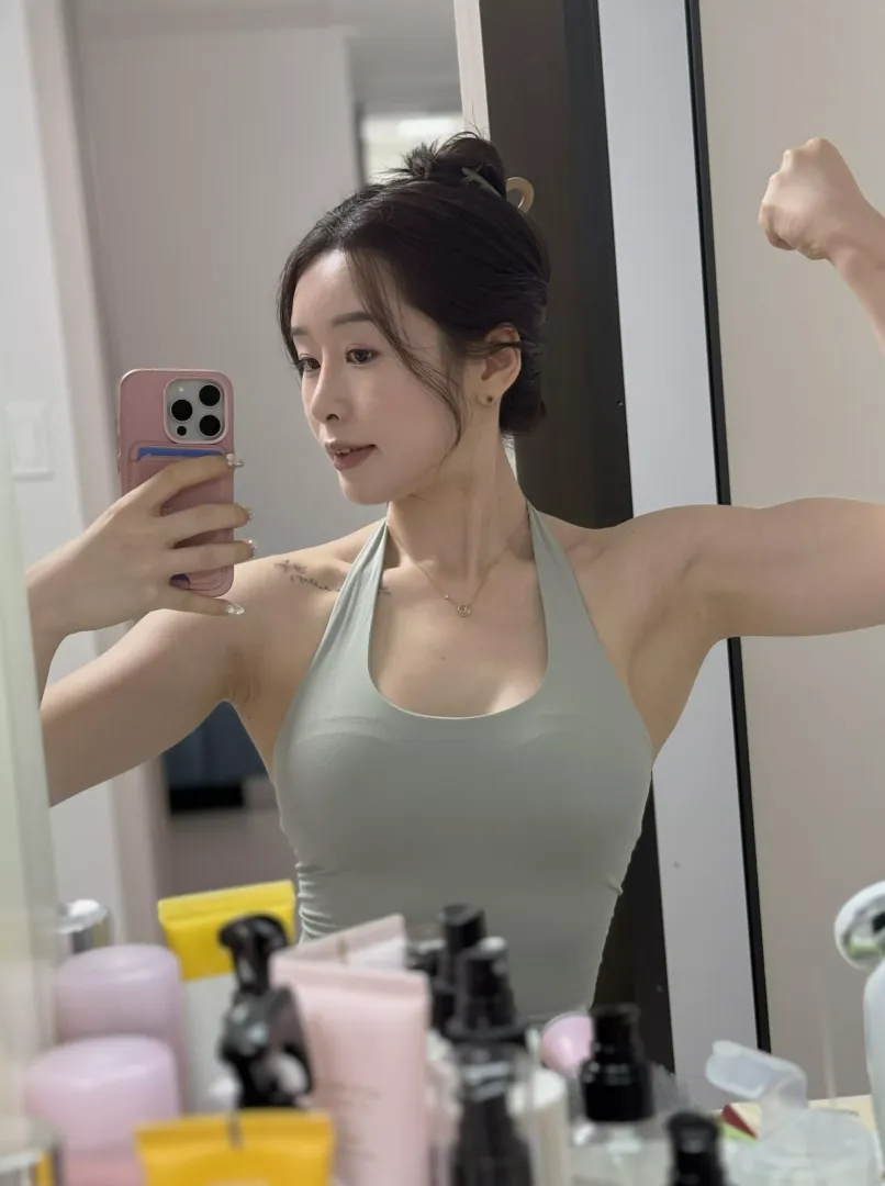 trying to develop biceps (oc)