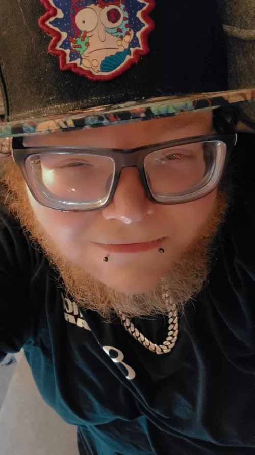 27 Chubby bearded ginger looking for fun