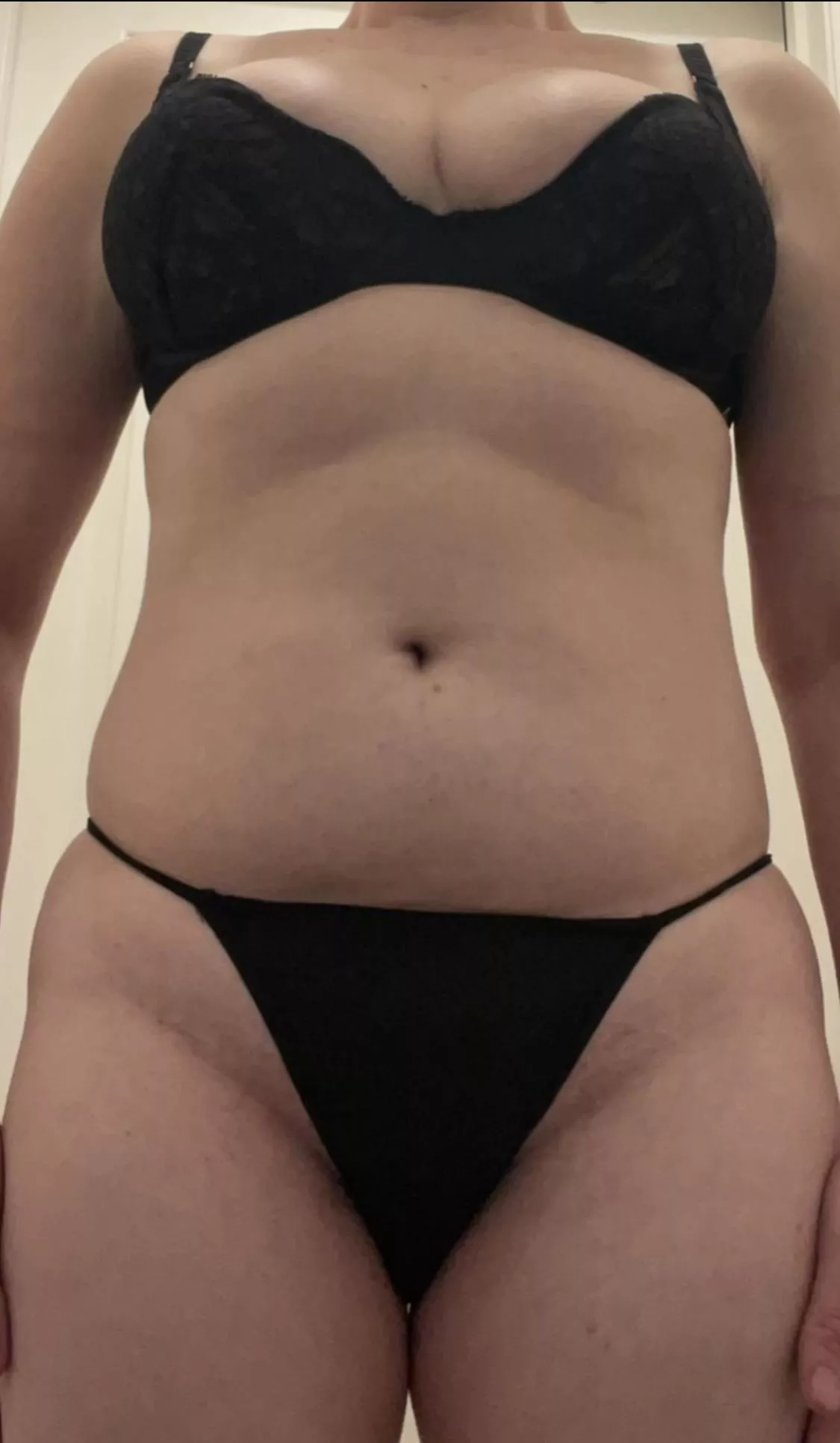 32F looking for a fun night- wrong hotel scenario. 