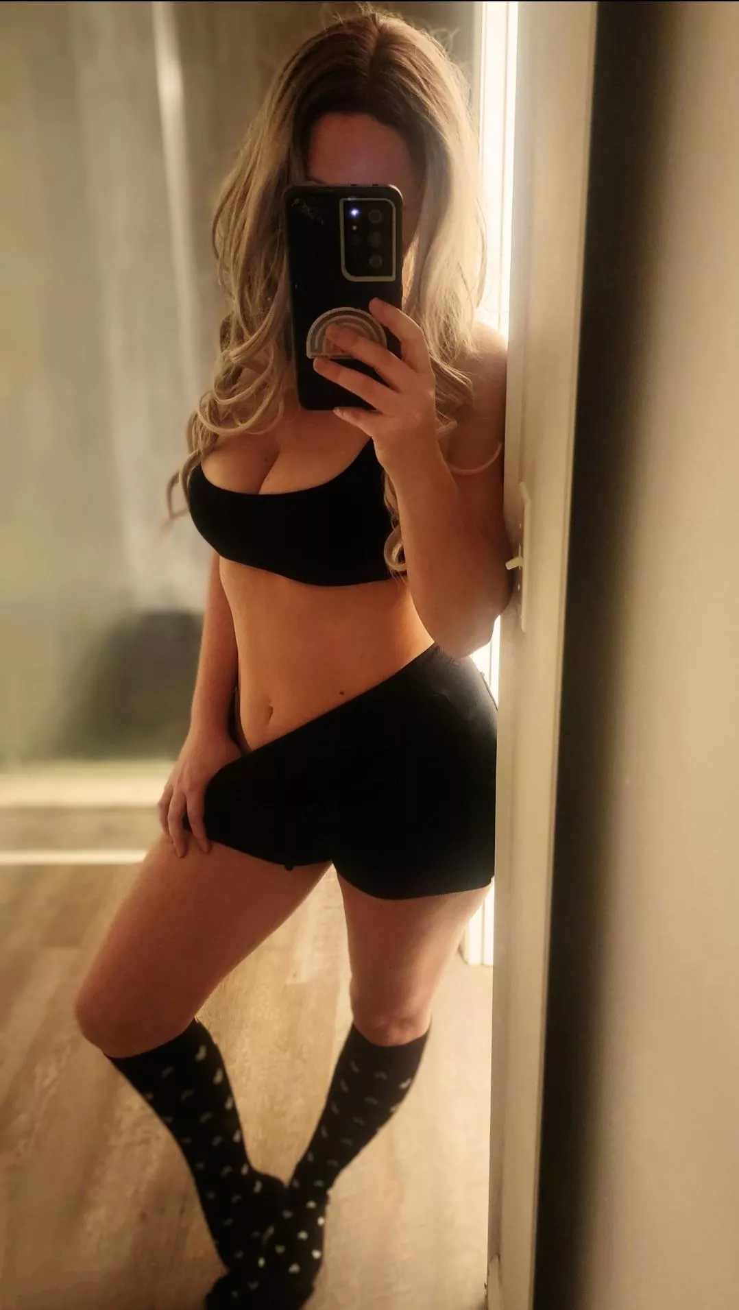 42 yo Mom of 4 relaxing tonight. 