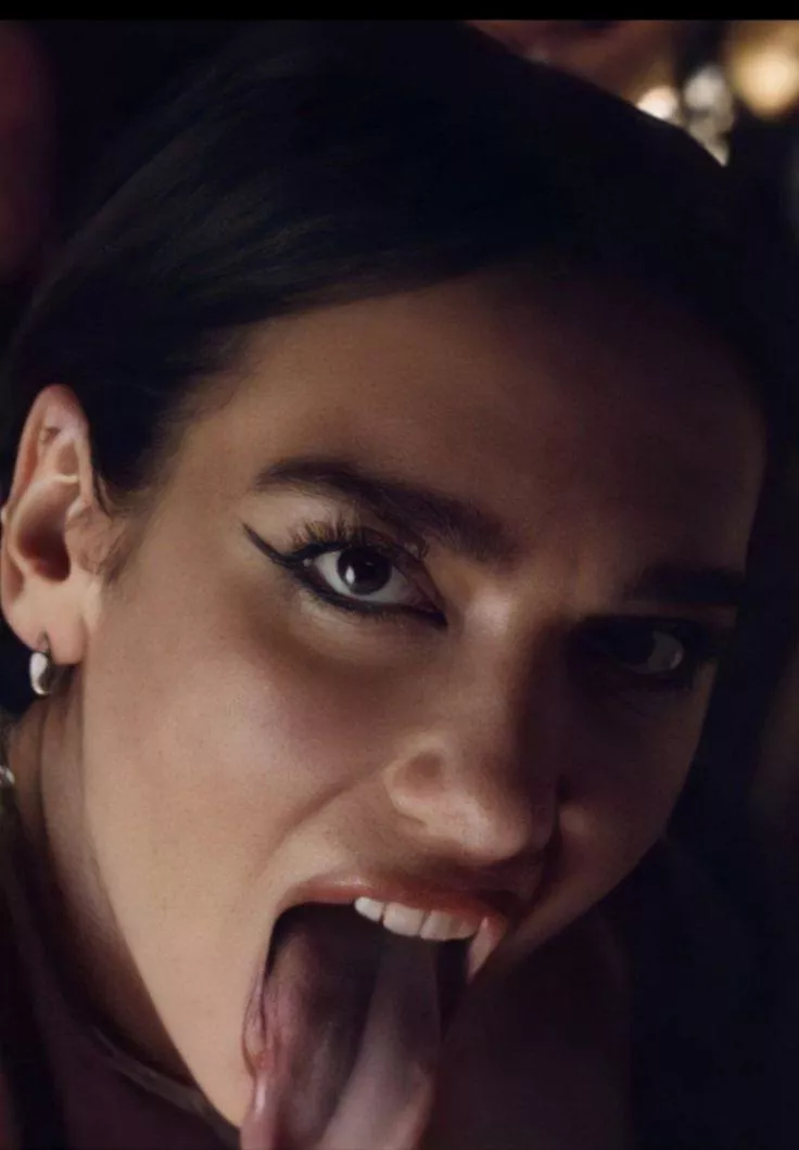 A goddess's tongue 🤤🥵