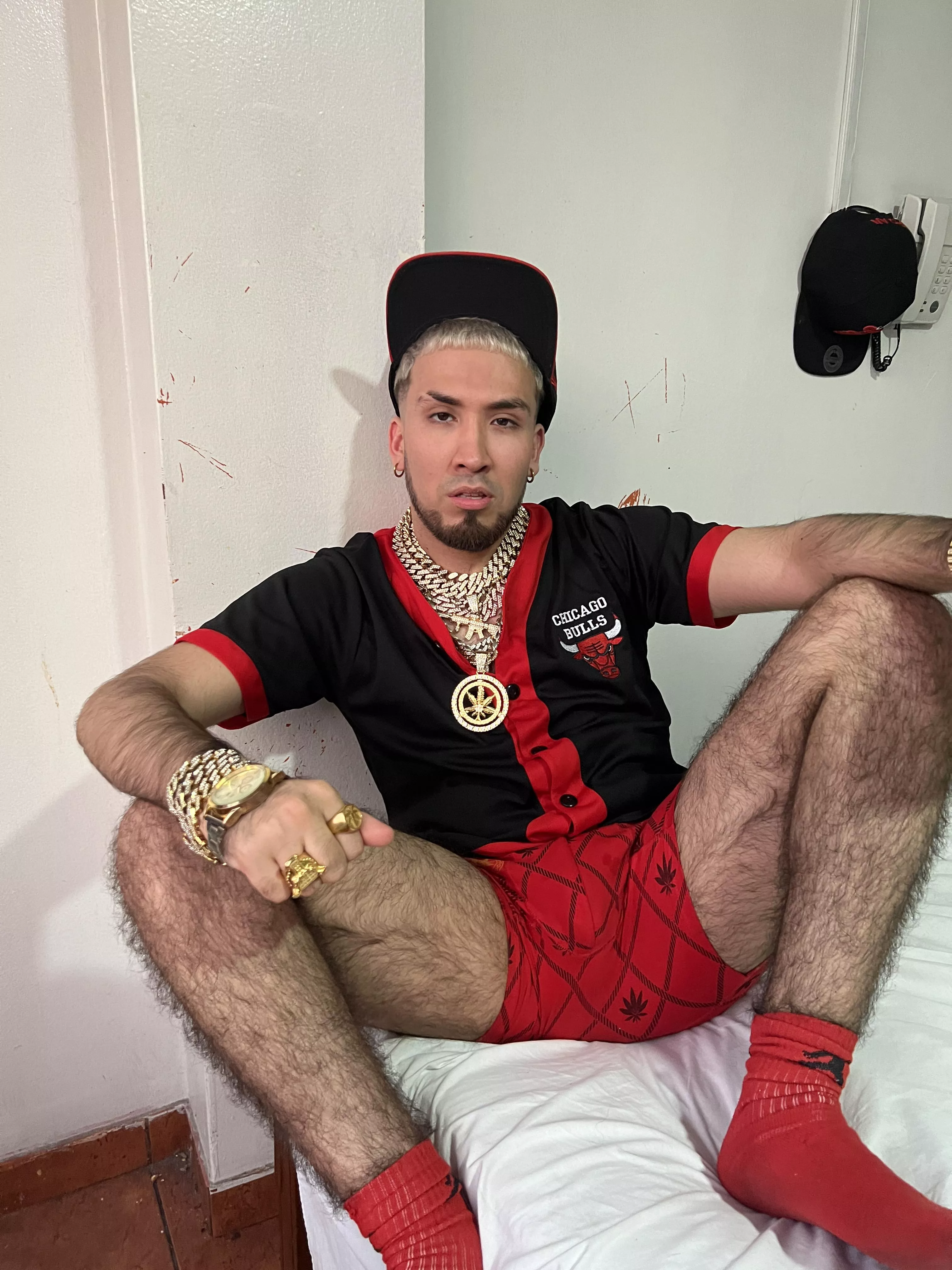 Anyone want my bulge in their slutty mouth? Haha