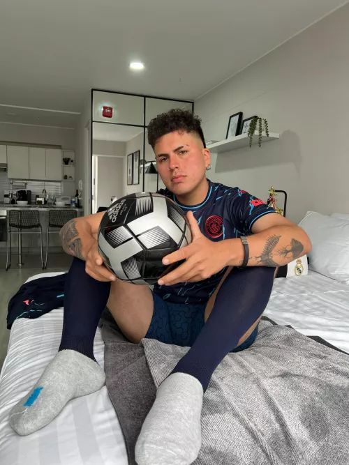 Anyone want to smell this sweaty soccer player’s body? Haha, after each session, I end up soaked haha.