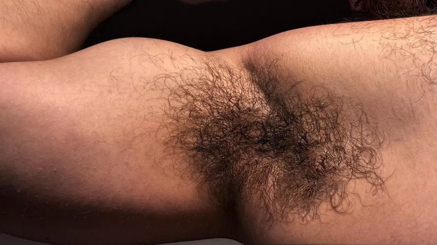 Arm day at the gym: bicep is pumped and pit 