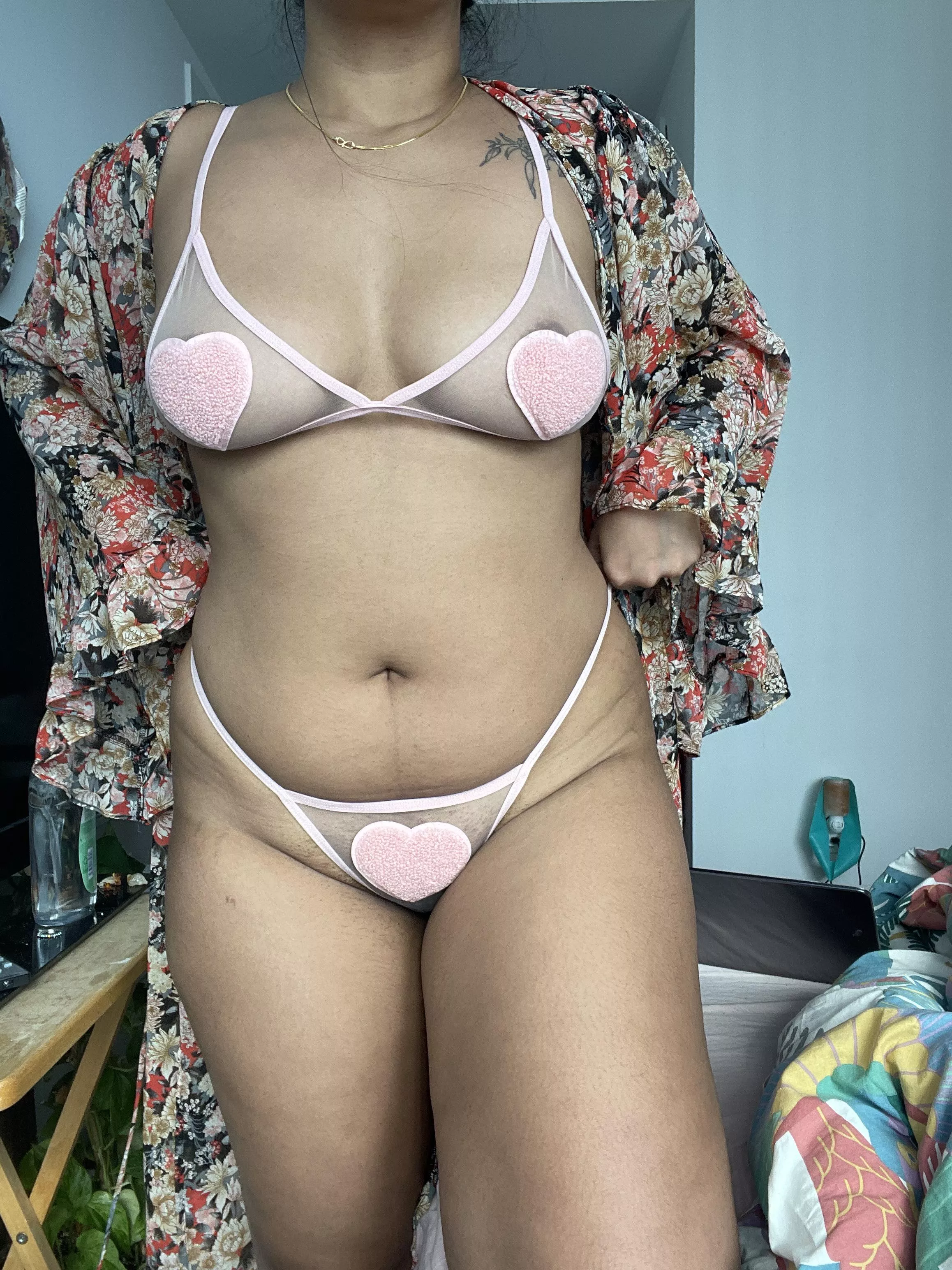 Can I send this picture to all his friends ?