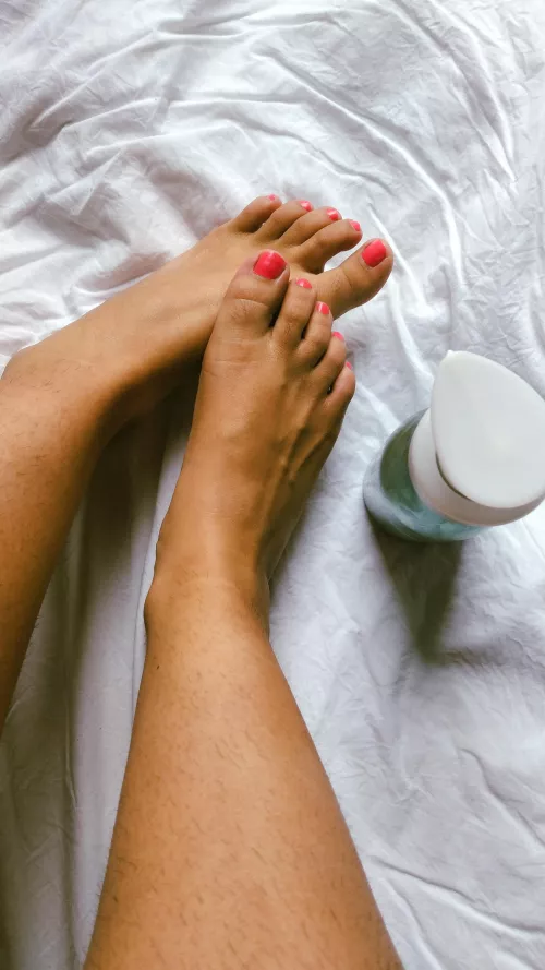 Cute pink nails it's all I need