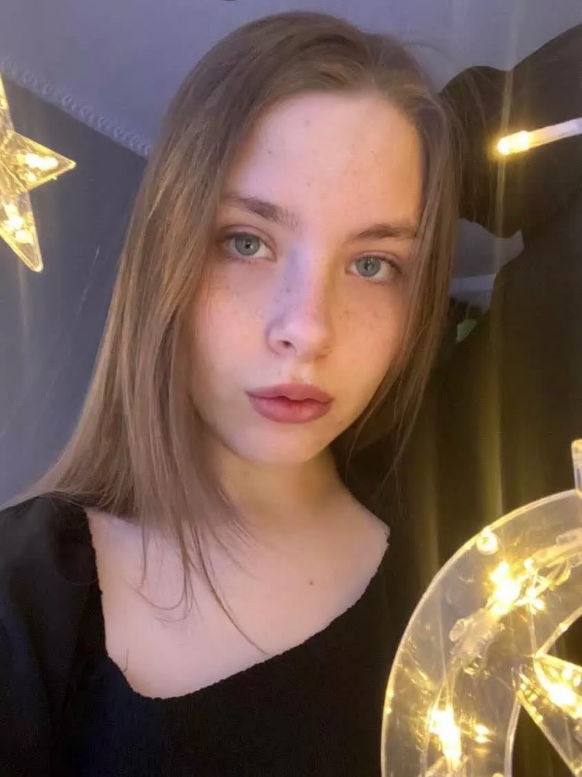 feeling a little bit goth