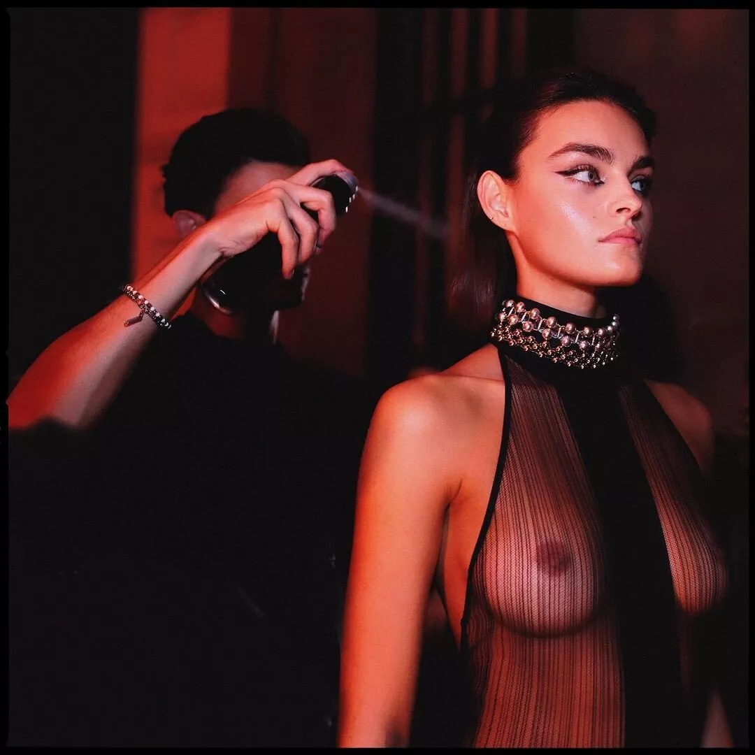 Freya Walton | ETAM Womenswear Spring-Summer 2025, Paris | backstage