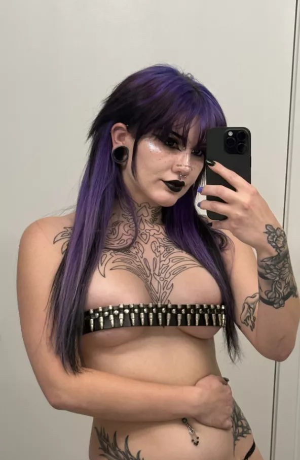 halloween makes me so horny 