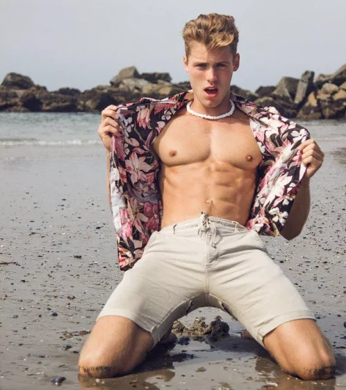 Holliripp'n Beachboi 