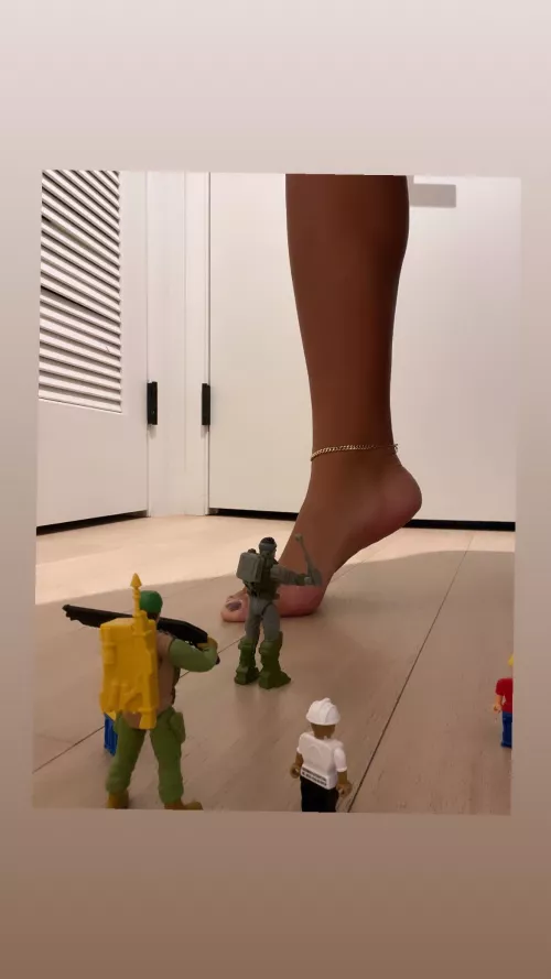 How I want all my foot slaves worshiping me