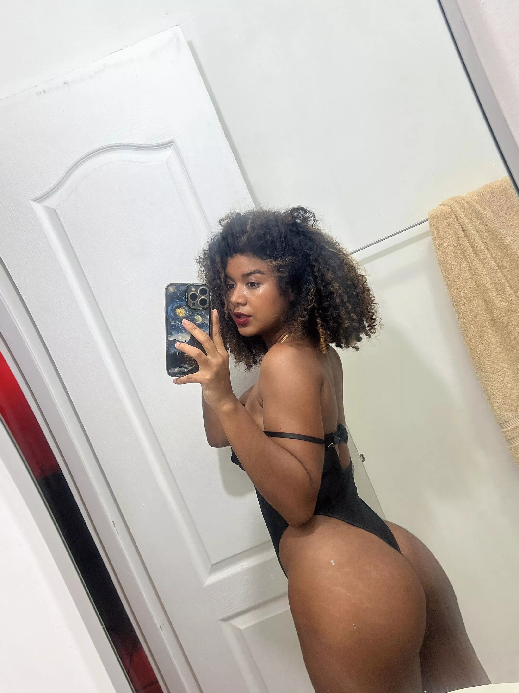 I crave a cock stretching my asshole