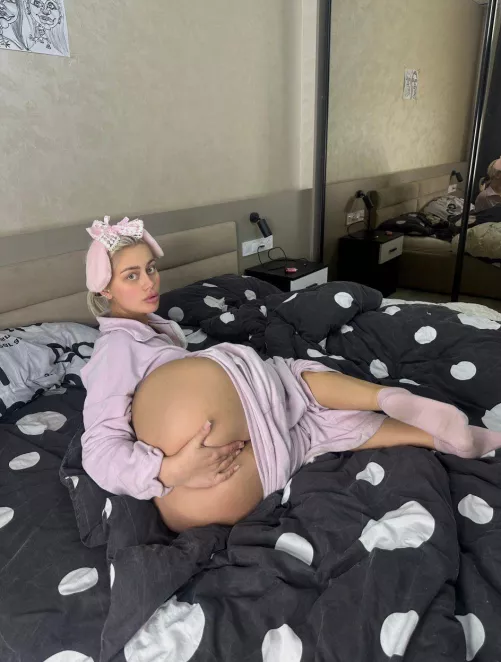 I don’t even know what’s sexier, my face or my huge ass