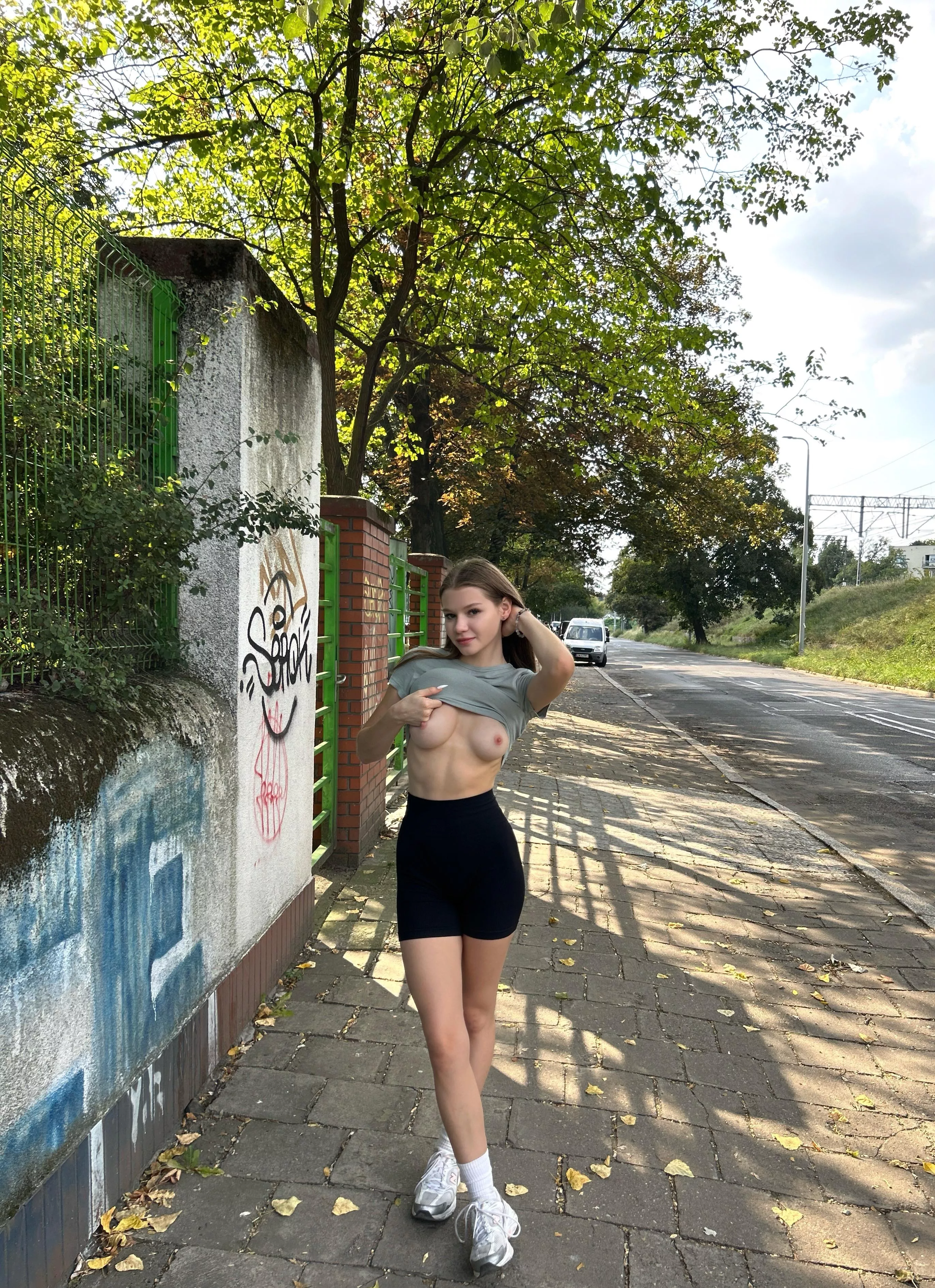 I love showing my tits to strange men