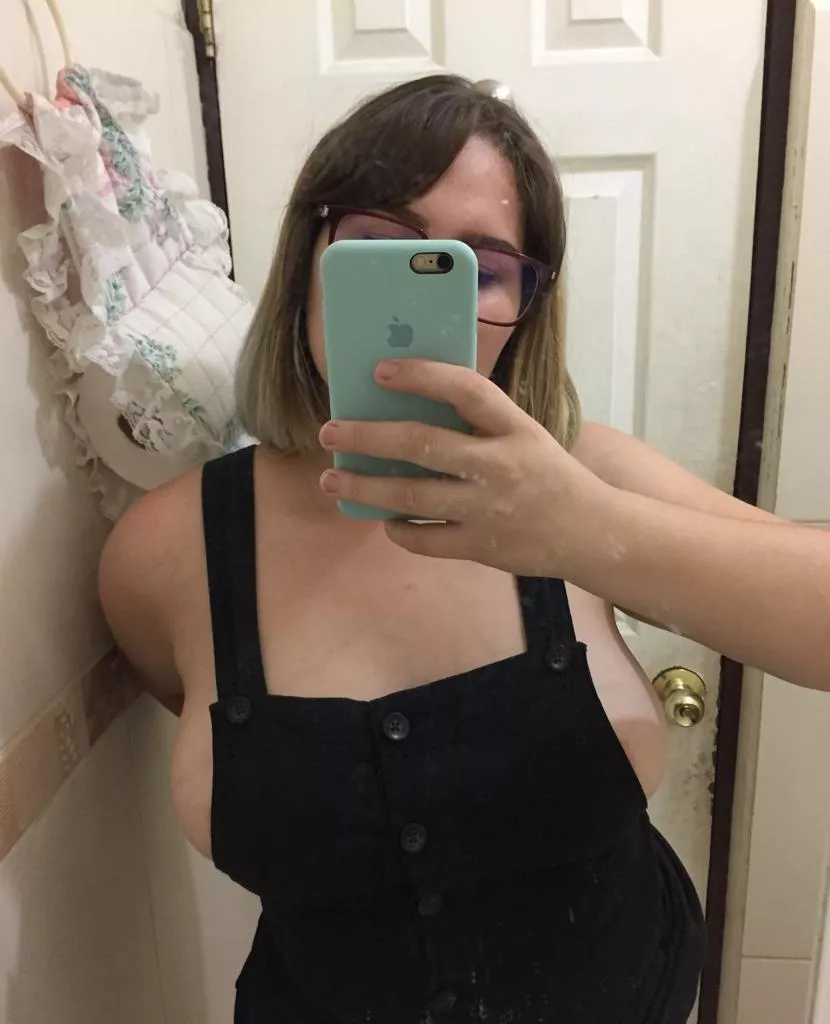 I'd love cum all over my boobs