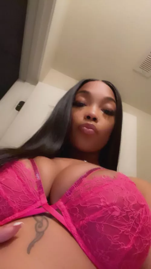 i’d put you on a tight leash loser 💋