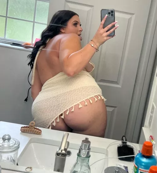 If you are into ass you'll love this