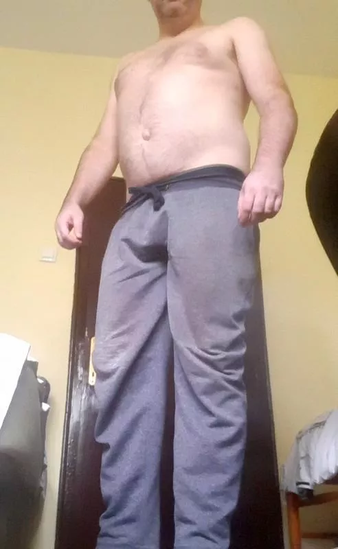 If you are under 195cm, (6,5) you're midget, you have to pay