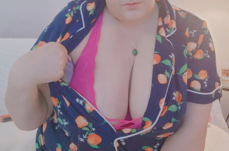 Just a shy n chubby girl 🙈💖🥺