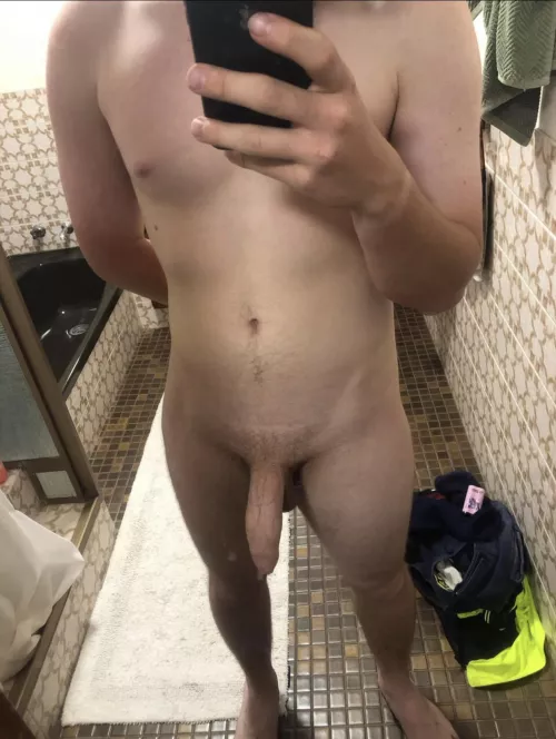 (M) 18Still waiting on a pussy to fuck ….
