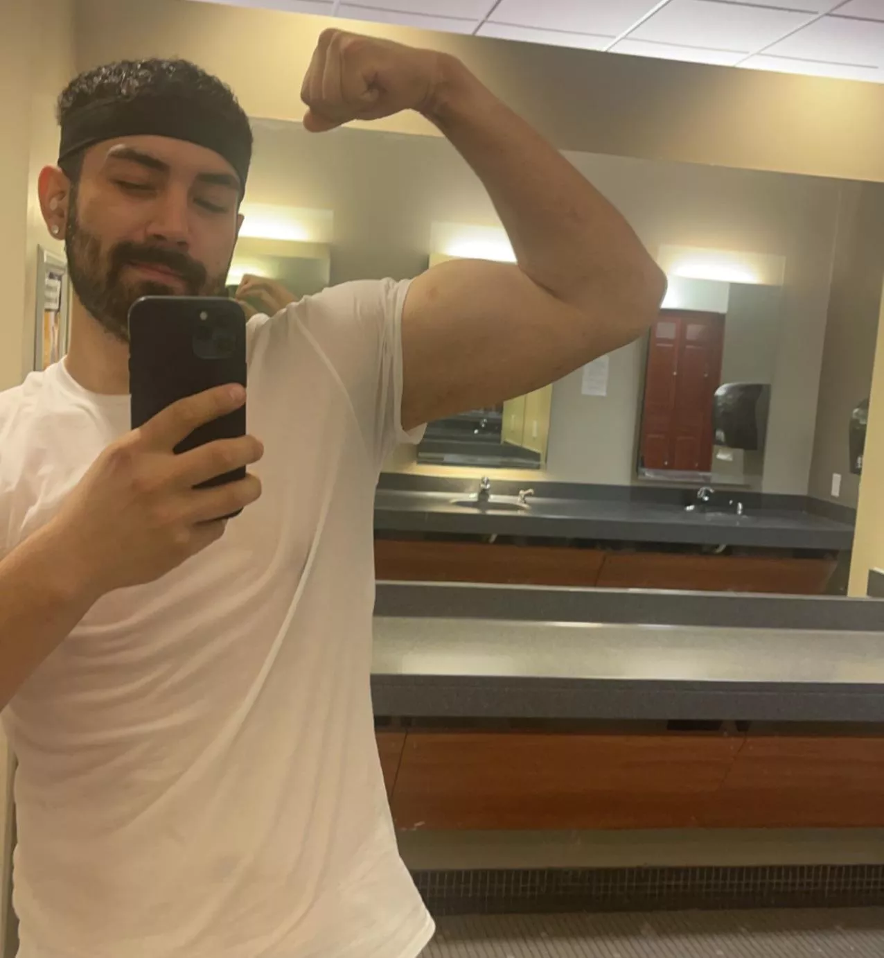 m4a 25 looking for a sissy fem trans thicc yung hmu if u apply 