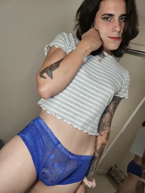 Make it grow til it’s coming out the top of my panties