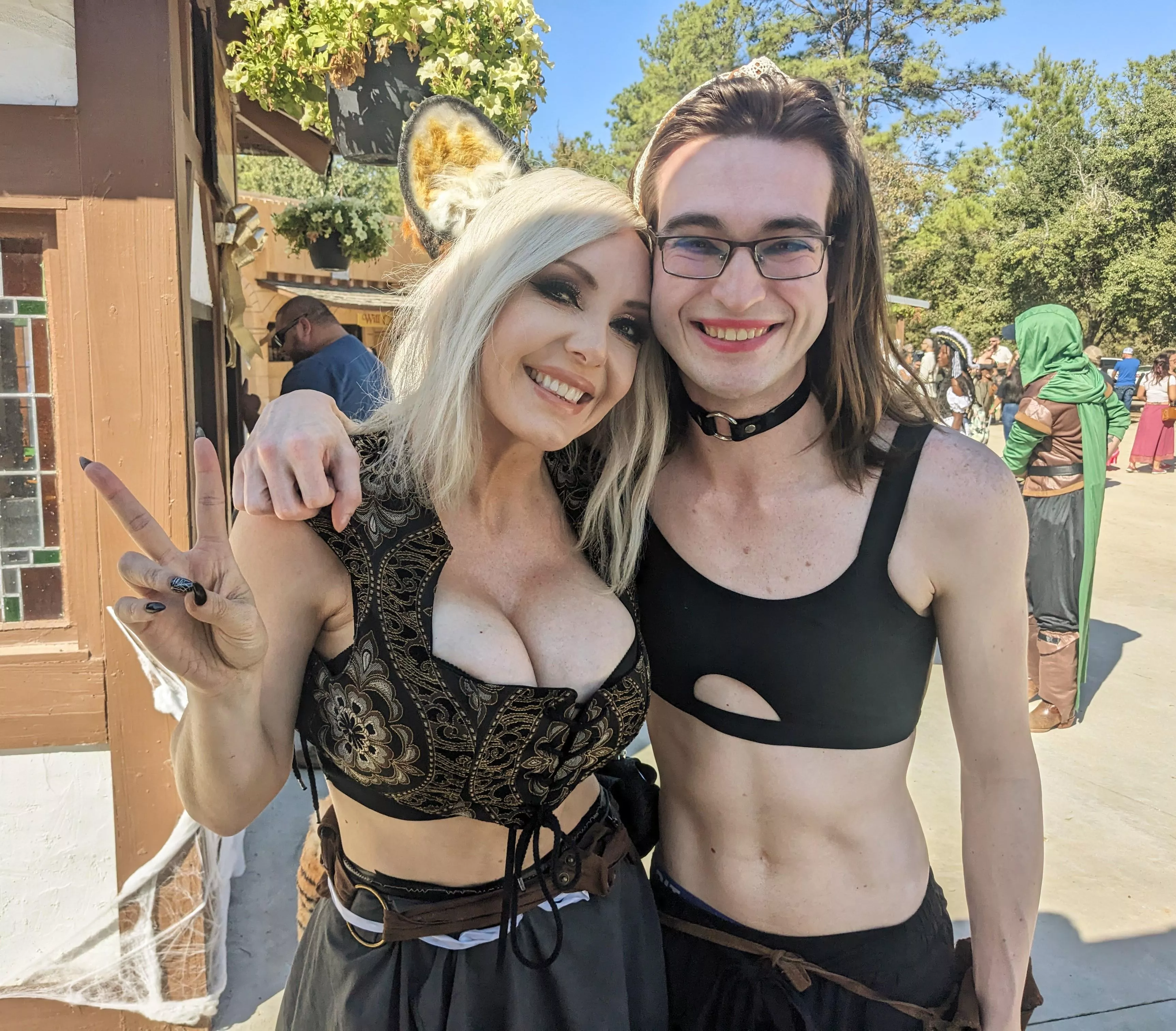 Met at Renfest, it was adorable :3