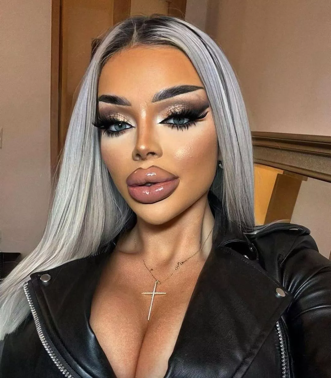 Mmmm plastic glam yessss