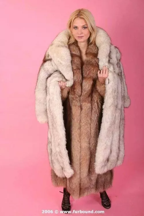 Multi-fur combo is so hot!