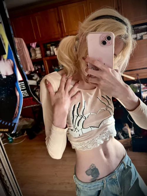 My to-go outfit.. jeans and crop tops