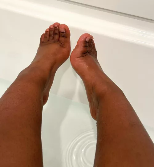 No amount of bath water can satiate the thirst of my size 10 feet. All they want is a long, large…….