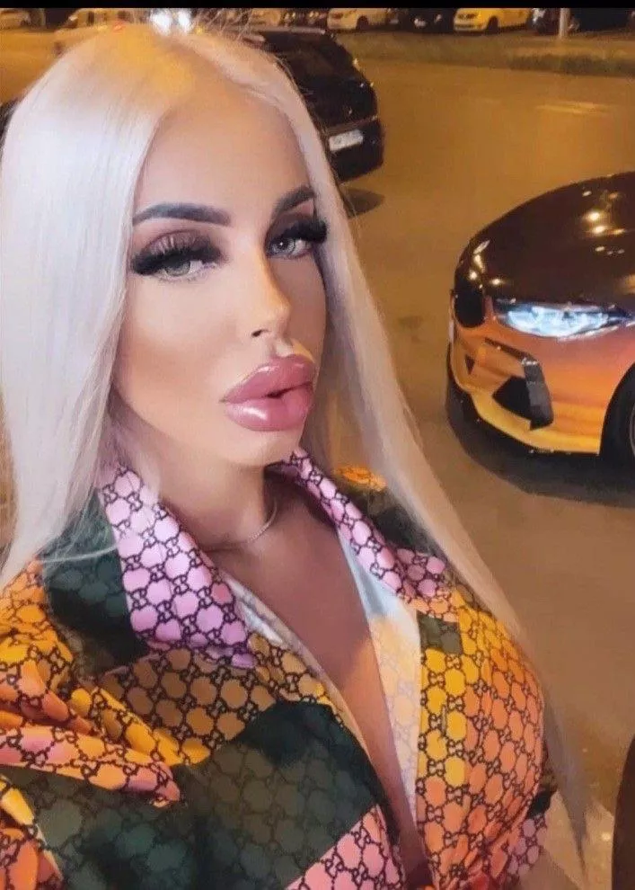 Plastic glamour is soooo hot 