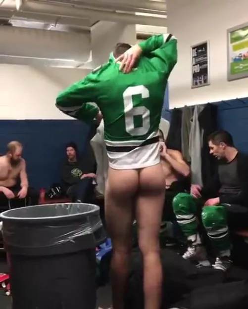 Short but sweet video of a hockey player getting naked. (Linked in comments). Gotta agree with the clothed guy at the end, 