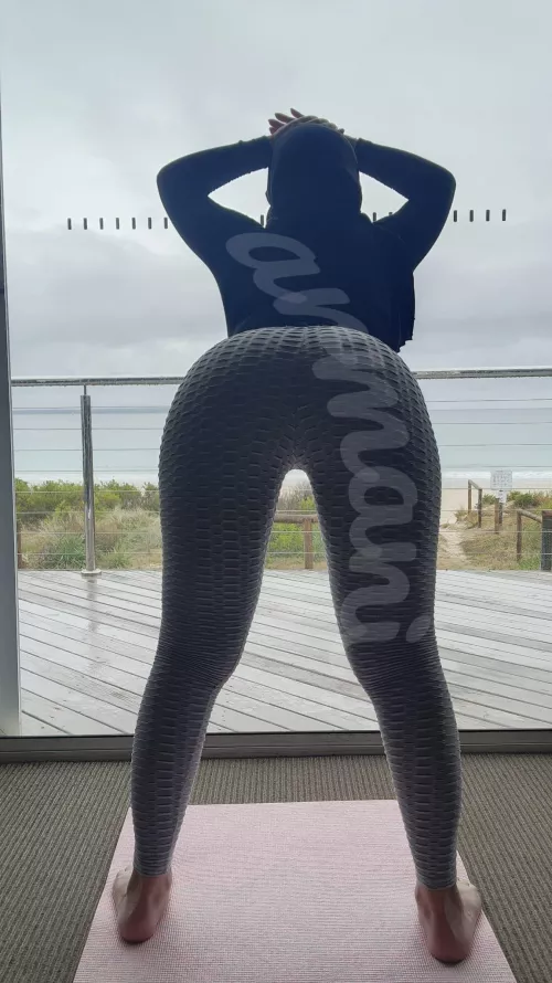 Spank me while the neighbours watch