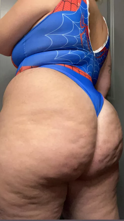 Spider girl with cellulite 🤭