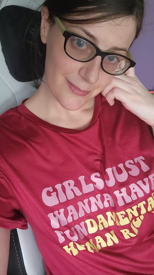 Time to watch House of the Dragons season 2 episode 2 in Discord! It's open for anyone 18+ to join ❤️ Starting in 15 minutes!!! 