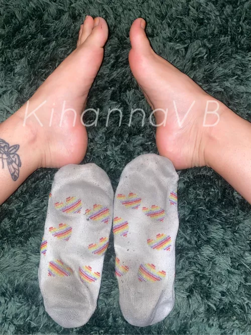 Two pairs of smelly socks are ready to ship! Chat me to buy! USA only. Vac seal. Tracking. [selling]