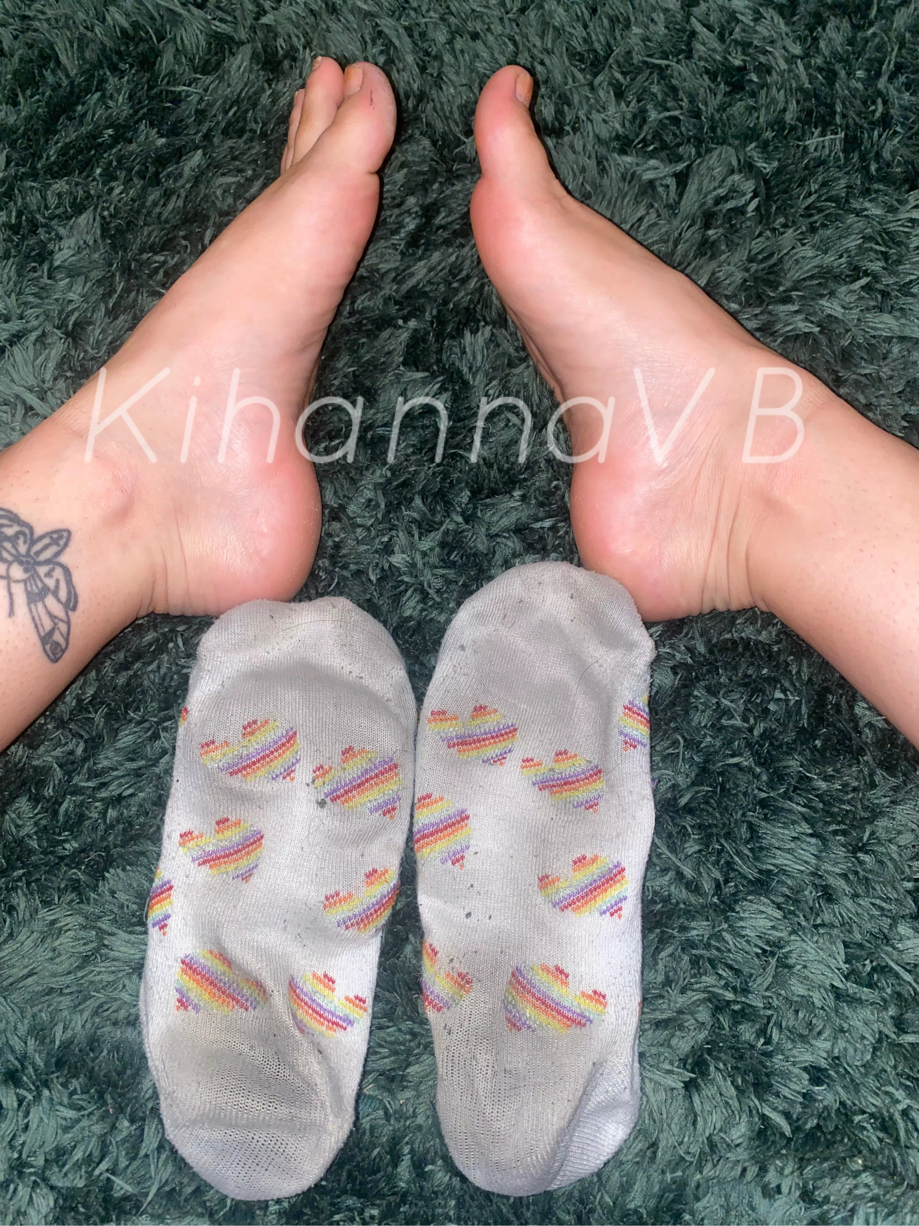 Two pairs of smelly socks are ready to ship! Chat me to buy! USA only. Vac seal. Tracking. [selling]