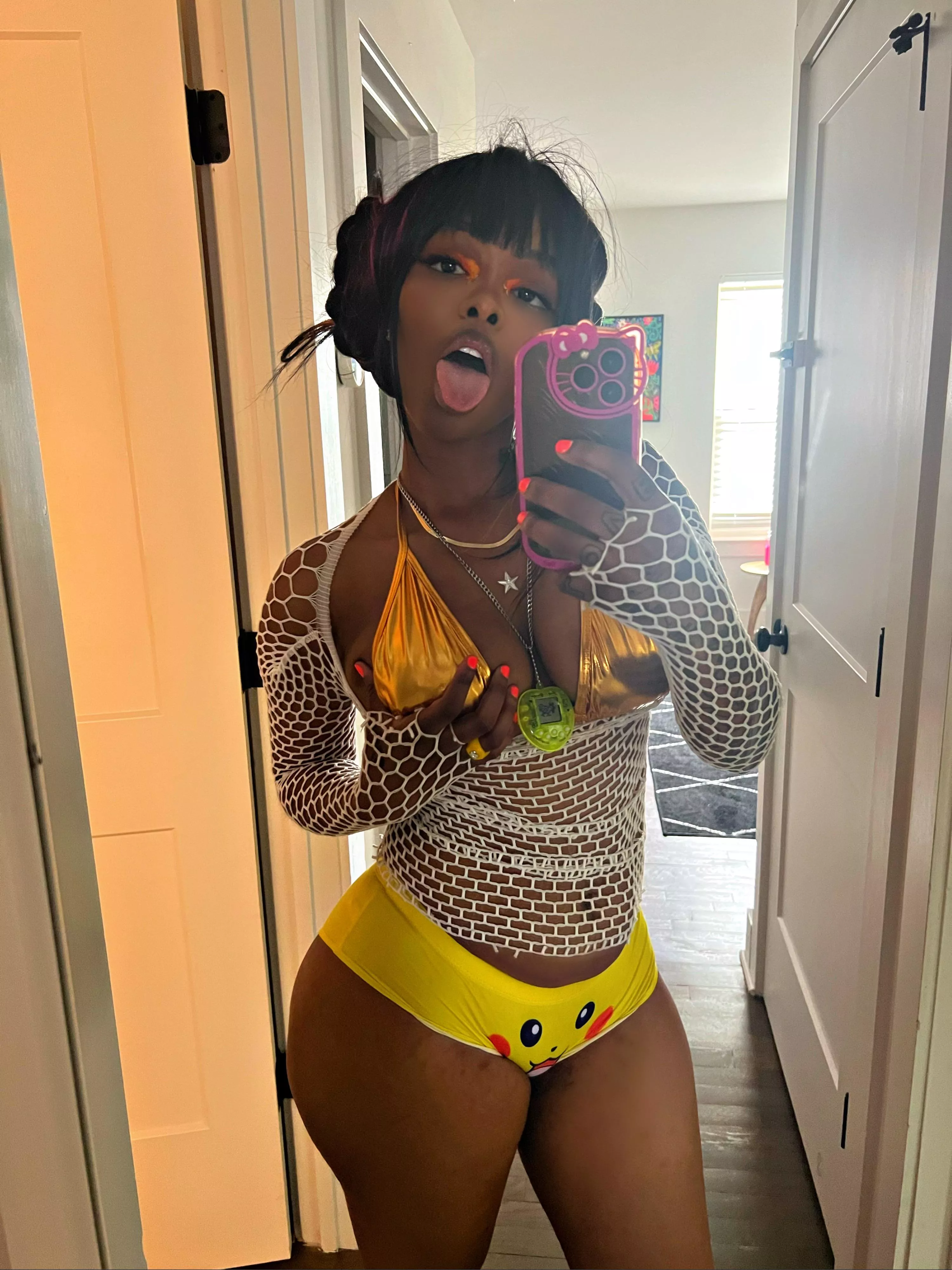 What’s your favorite feature on my body <3 