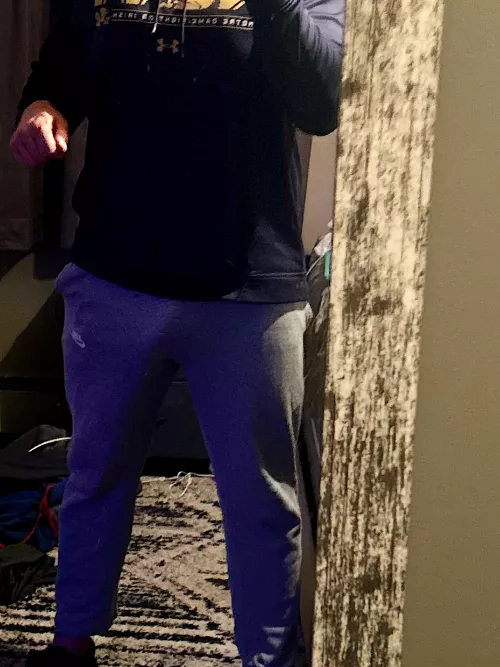 who likes a dilf in grey sweats