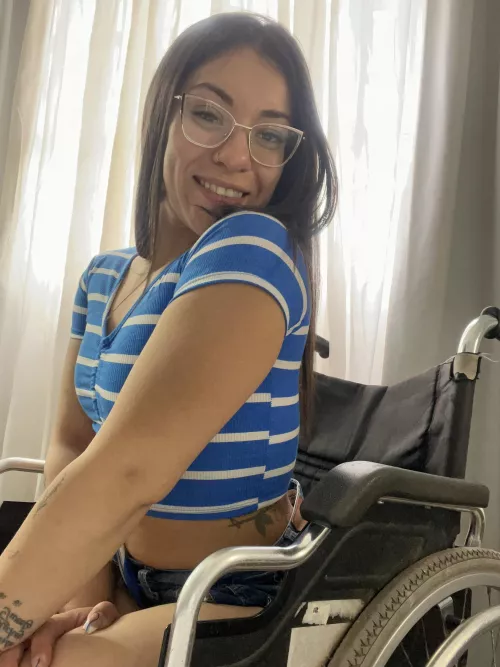 Would you push me around disney ill get us fast passes