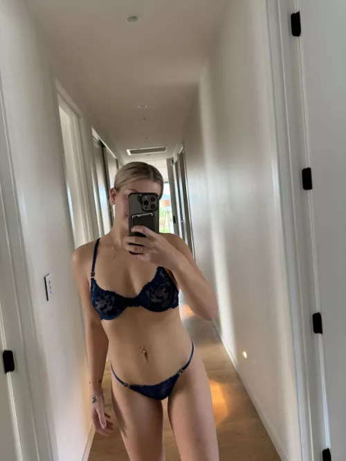 You know what to do after i shower? it's time for a wild fucking! lmk if you like i'll be in Portland next week