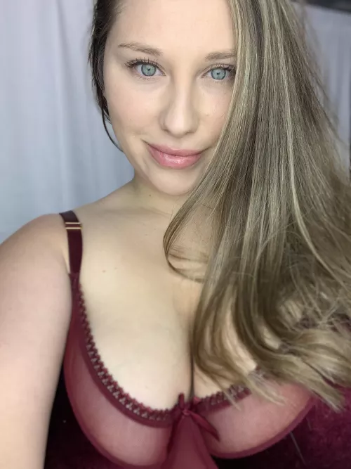 You will never arouse a woman as much as the vibration from a Ca💲happ notification.. come help get me off. 💣