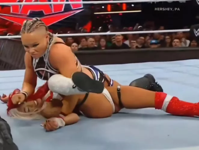 Zeweelina falls to 1-9 in singles action in 2024 and her LWO gets decimated. 