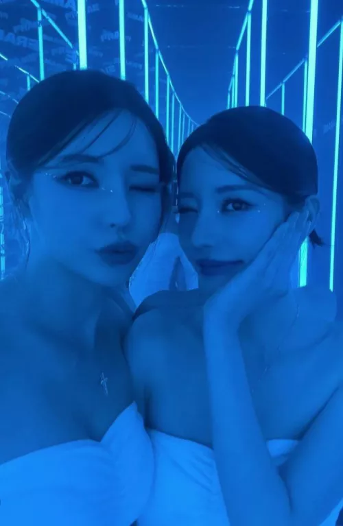 😇😇👩🏻‍❤️‍👩🏻