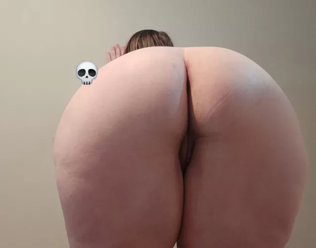 23[f] drank too many mimosas on a brunch date and stripped in the bathroom <3