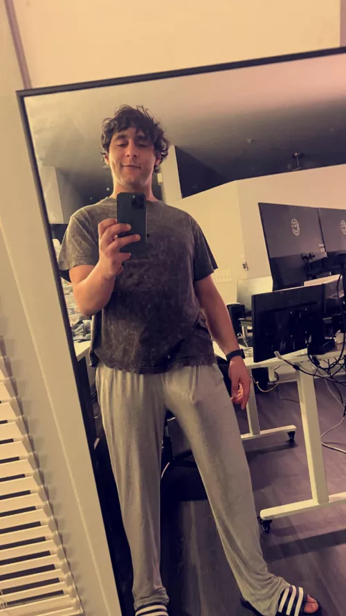 33 [M4F] #Raleigh/Cary, NC - seeking women into kinks like CNC, freeuse, erotic massage, restraints, light impact play, public play, and more. Real, verified, and single male. 