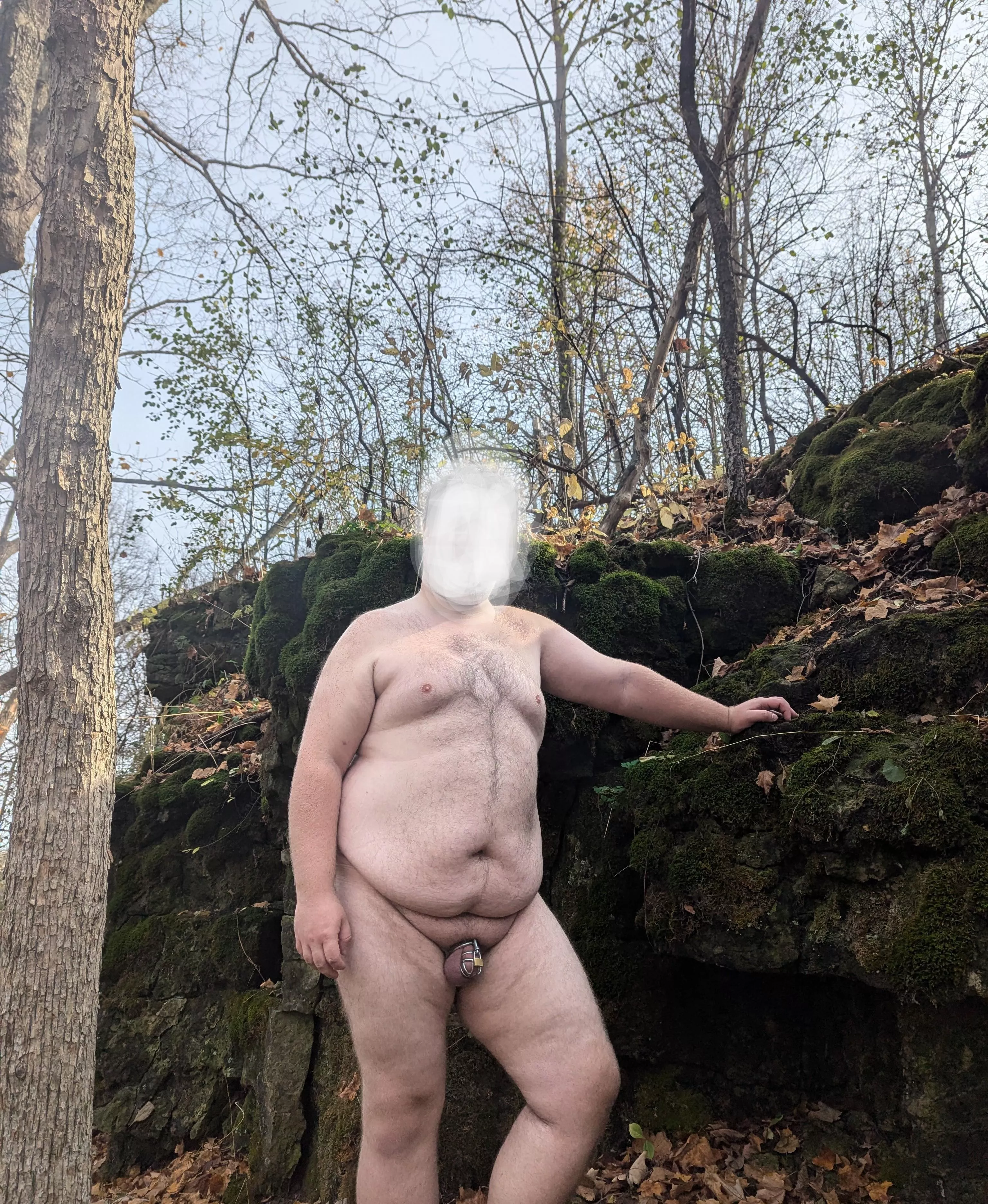 Au natural while on a nature trail. 